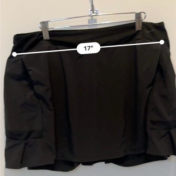Nike dry fit Xl skirt with built in shorts - Picture 3 of 10